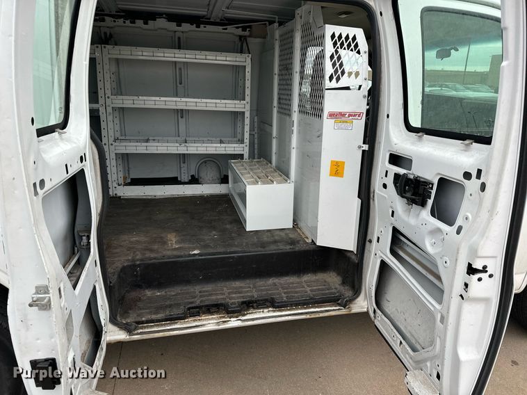 image for item NI9653 2007 Chevrolet Express 2500 van