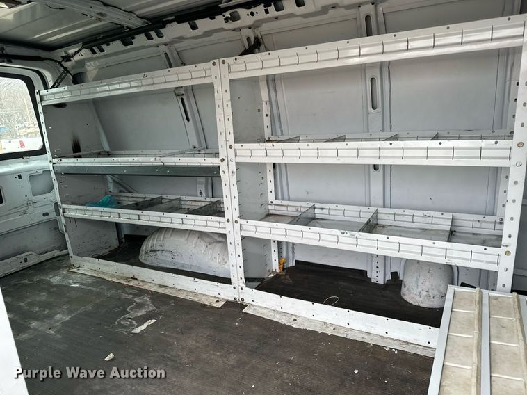 image for item NI9653 2007 Chevrolet Express 2500 van