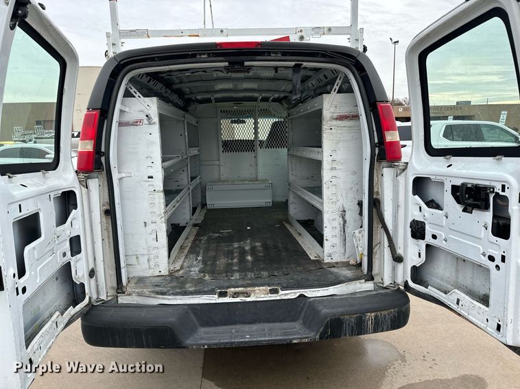 image for item NI9653 2007 Chevrolet Express 2500 van