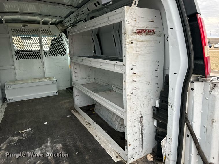 image for item NI9653 2007 Chevrolet Express 2500 van