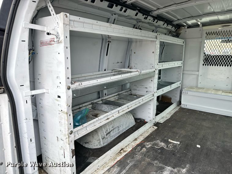 image for item NI9653 2007 Chevrolet Express 2500 van