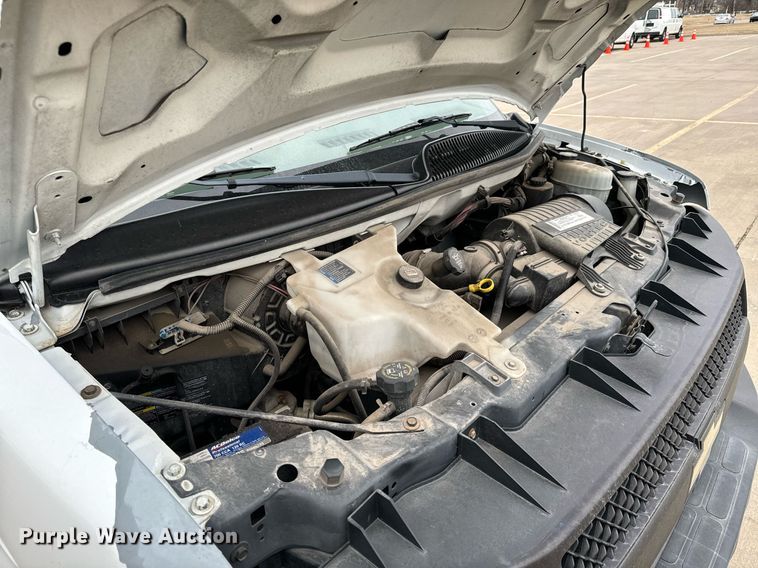 image for item NI9653 2007 Chevrolet Express 2500 van