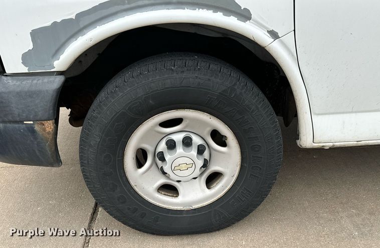 image for item NI9653 2007 Chevrolet Express 2500 van