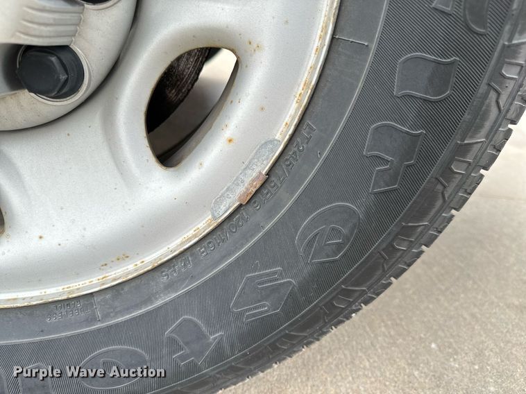 image for item NI9653 2007 Chevrolet Express 2500 van