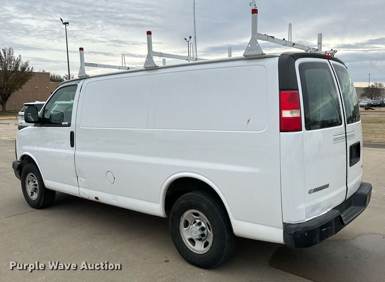 image for item NI9654 2007 Chevrolet Express 2500 van