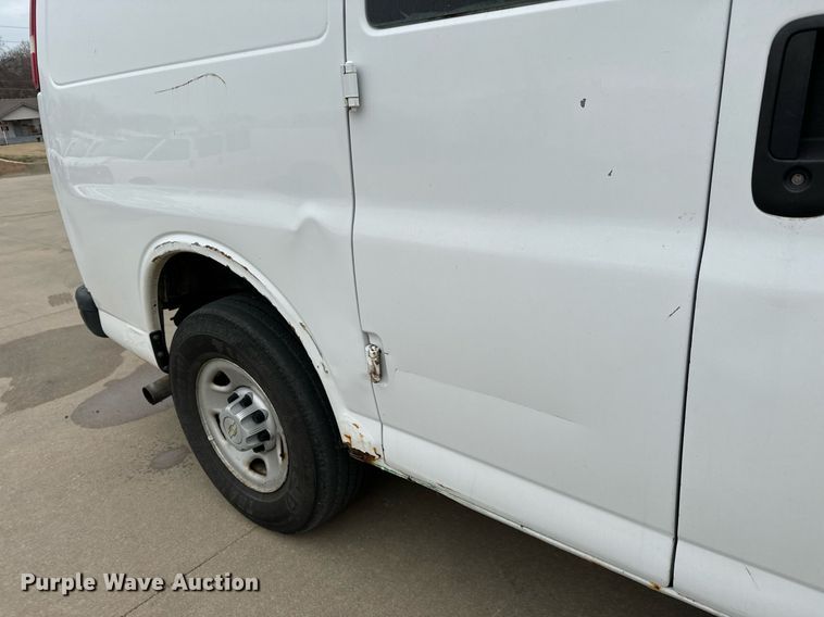 image for item NI9654 2007 Chevrolet Express 2500 van
