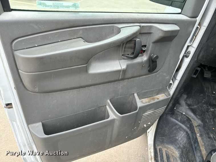 image for item NI9654 2007 Chevrolet Express 2500 van