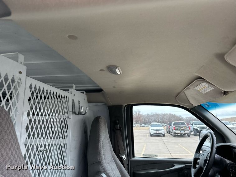 image for item NI9654 2007 Chevrolet Express 2500 van