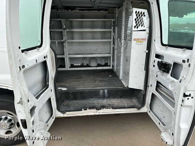 image for item NI9654 2007 Chevrolet Express 2500 van