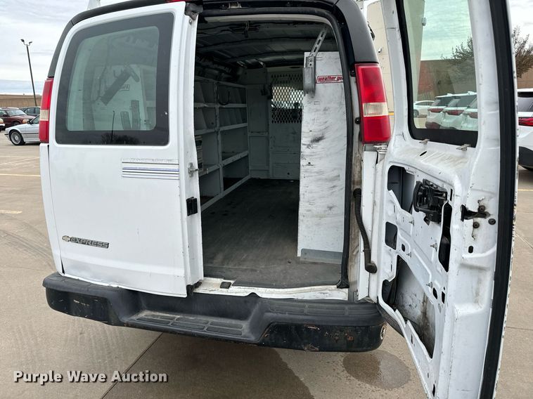 image for item NI9654 2007 Chevrolet Express 2500 van