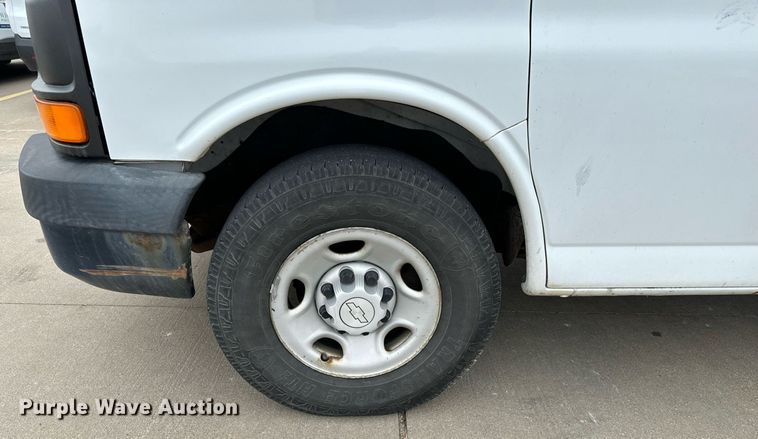 image for item NI9654 2007 Chevrolet Express 2500 van