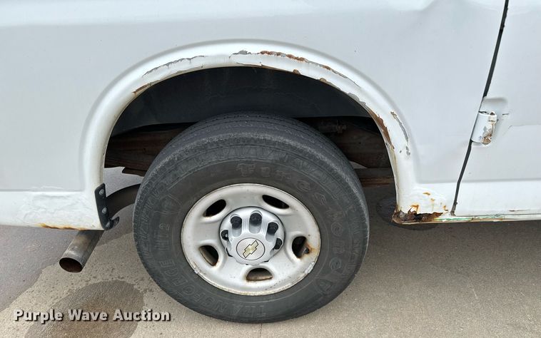 image for item NI9654 2007 Chevrolet Express 2500 van