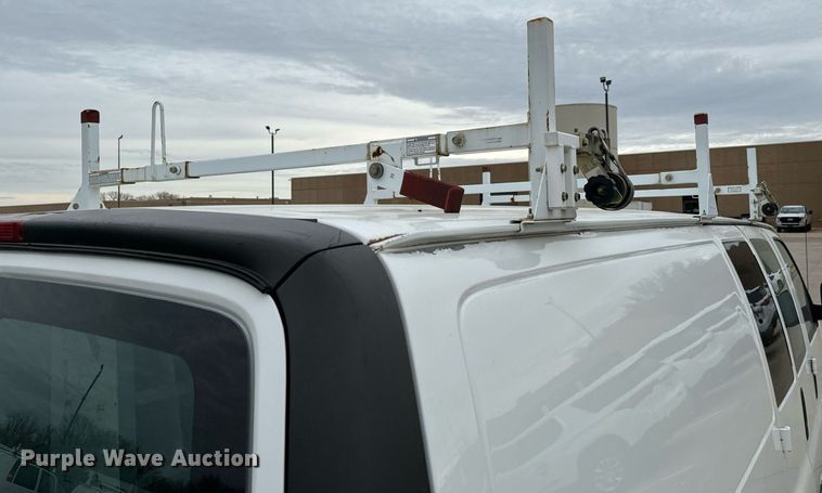 image for item NI9656 2004 Chevrolet Express 3500 van