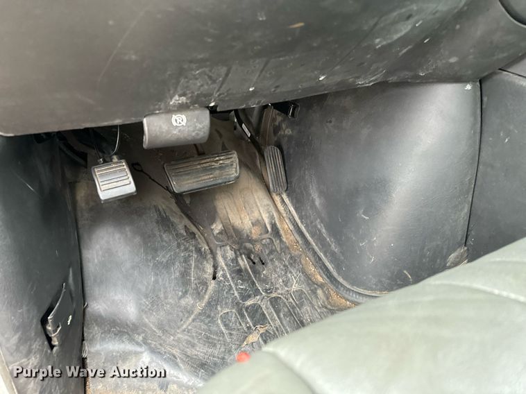 image for item NI9656 2004 Chevrolet Express 3500 van