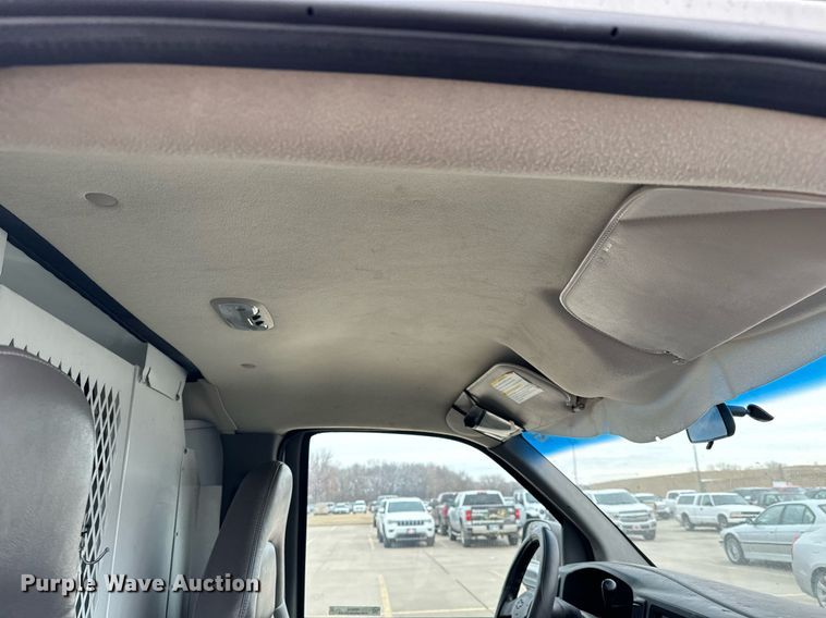 image for item NI9656 2004 Chevrolet Express 3500 van