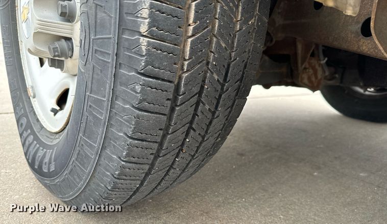 image for item NI9656 2004 Chevrolet Express 3500 van