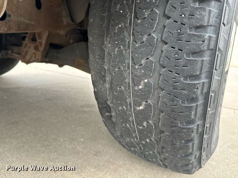 image for item NI9656 2004 Chevrolet Express 3500 van