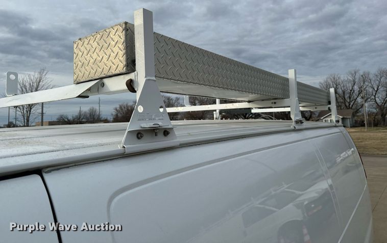 image for item NI9657 2004 Chevrolet Express 3500 van