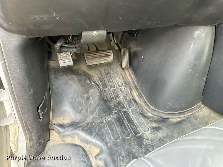 image for item NI9657 2004 Chevrolet Express 3500 van