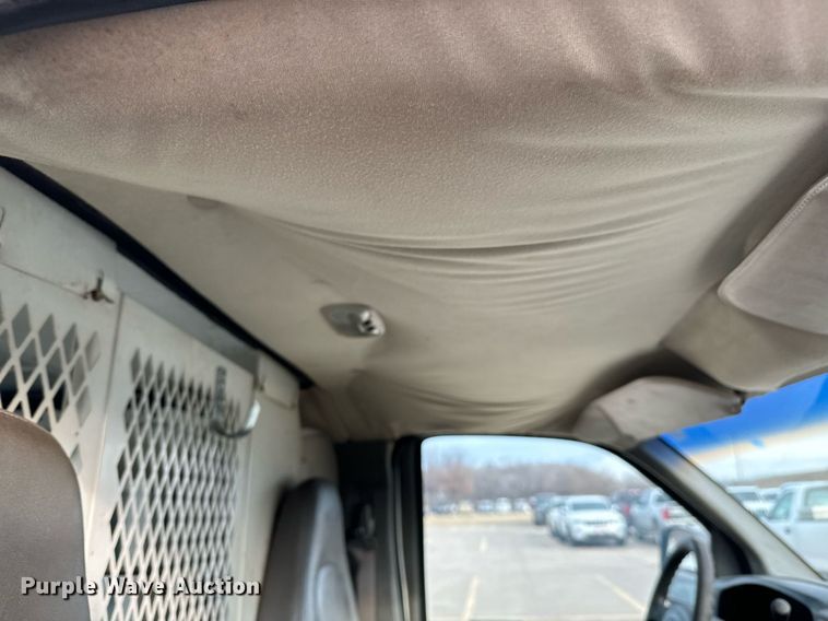 image for item NI9657 2004 Chevrolet Express 3500 van