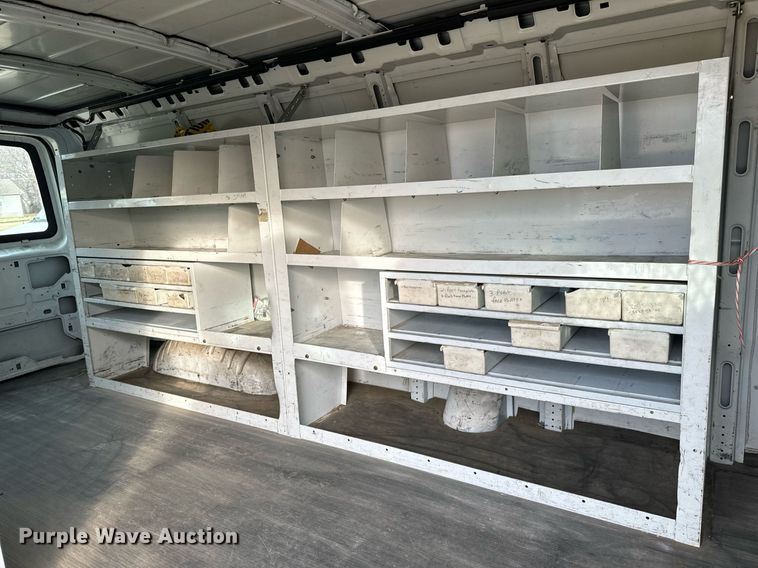 image for item NI9657 2004 Chevrolet Express 3500 van