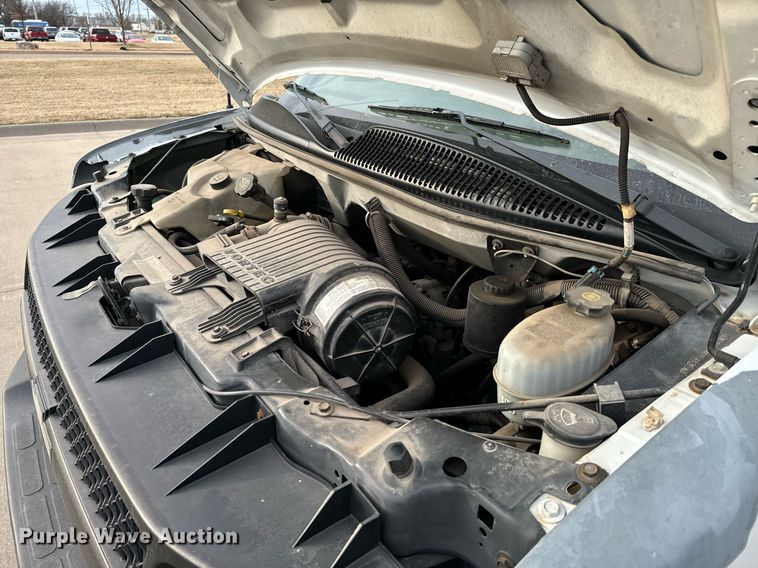 image for item NI9657 2004 Chevrolet Express 3500 van