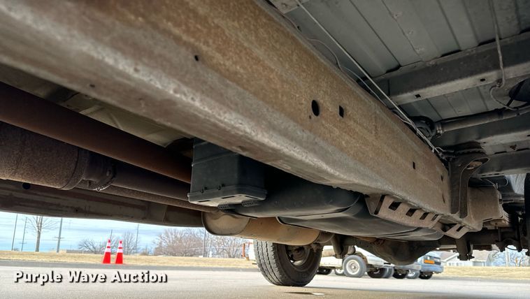 image for item NI9657 2004 Chevrolet Express 3500 van