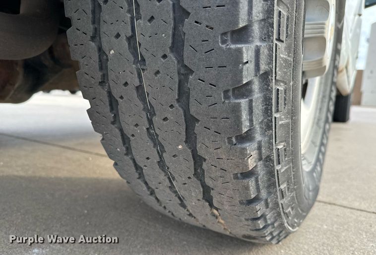 image for item NI9657 2004 Chevrolet Express 3500 van