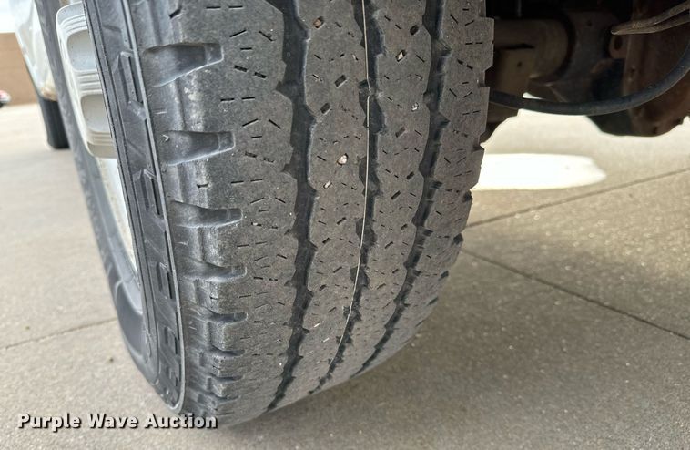 image for item NI9657 2004 Chevrolet Express 3500 van