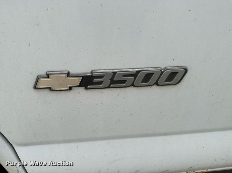 image for item NI9657 2004 Chevrolet Express 3500 van