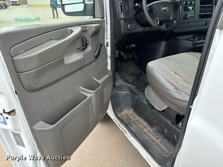 image for item NI9659 2008 Chevrolet Expresss 2500 van