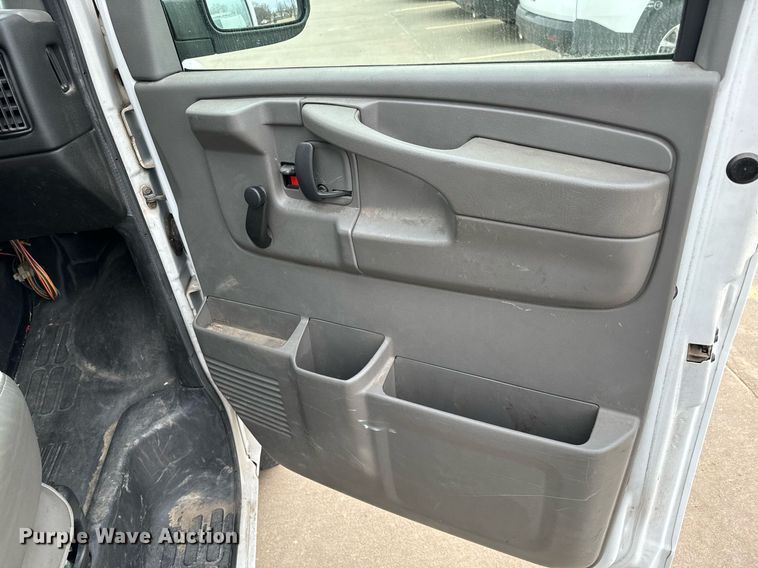 image for item NI9659 2008 Chevrolet Expresss 2500 van