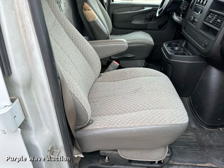 image for item NI9659 2008 Chevrolet Expresss 2500 van