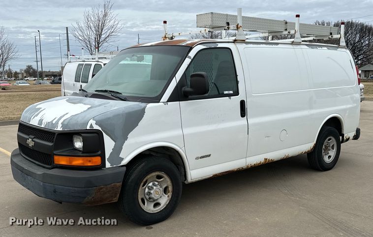 image for item NI9660 2003 Chevrolet  Express 2500 van