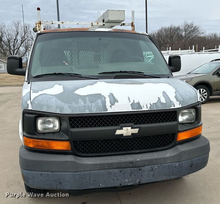 image for item NI9660 2003 Chevrolet  Express 2500 van