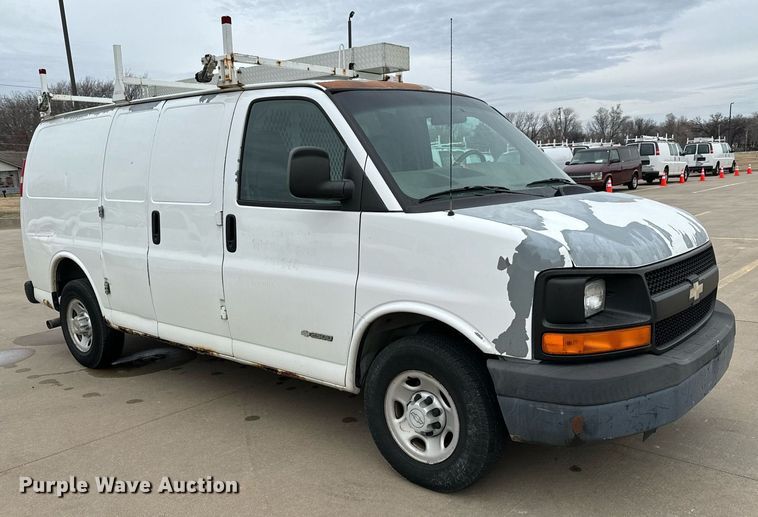 image for item NI9660 2003 Chevrolet  Express 2500 van
