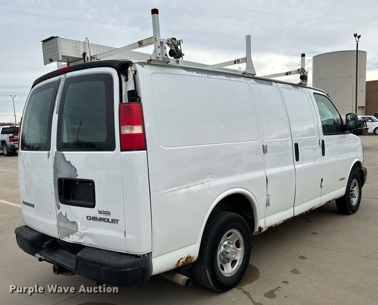 image for item NI9660 2003 Chevrolet  Express 2500 van