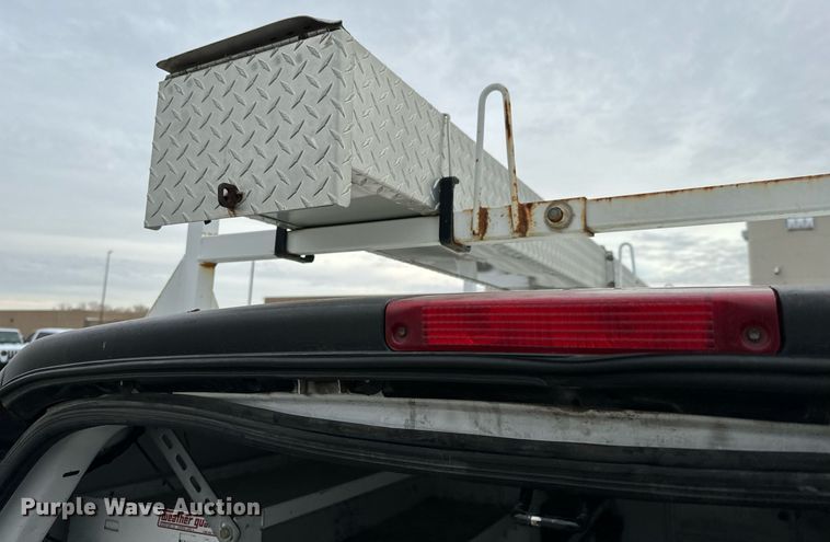 image for item NI9660 2003 Chevrolet  Express 2500 van