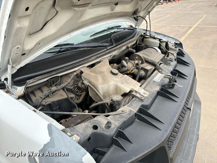 image for item NI9660 2003 Chevrolet  Express 2500 van