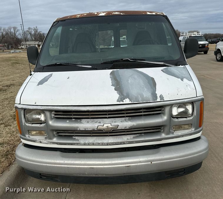 image for item NI9662 2001 Chevrolet Express 1500 van