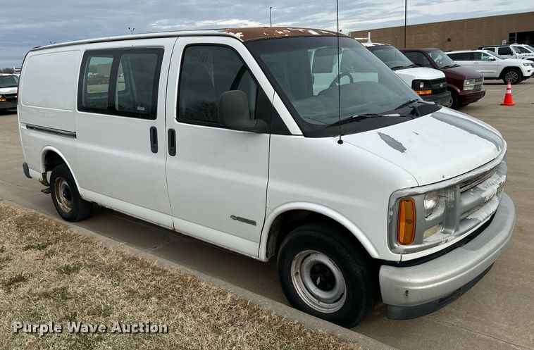 image for item NI9662 2001 Chevrolet Express 1500 van