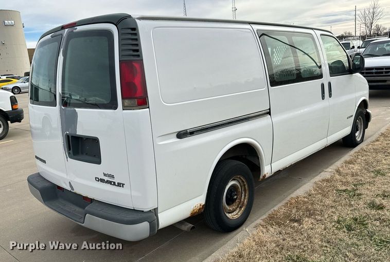 image for item NI9662 2001 Chevrolet Express 1500 van