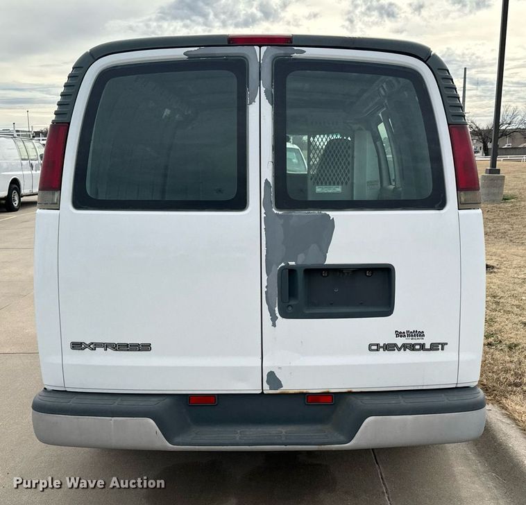 image for item NI9662 2001 Chevrolet Express 1500 van