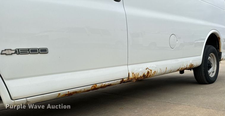 image for item NI9662 2001 Chevrolet Express 1500 van