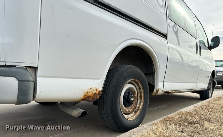 image for item NI9662 2001 Chevrolet Express 1500 van