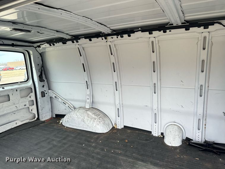 image for item NI9662 2001 Chevrolet Express 1500 van