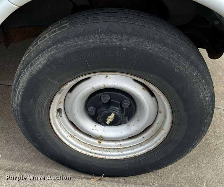 image for item NI9662 2001 Chevrolet Express 1500 van