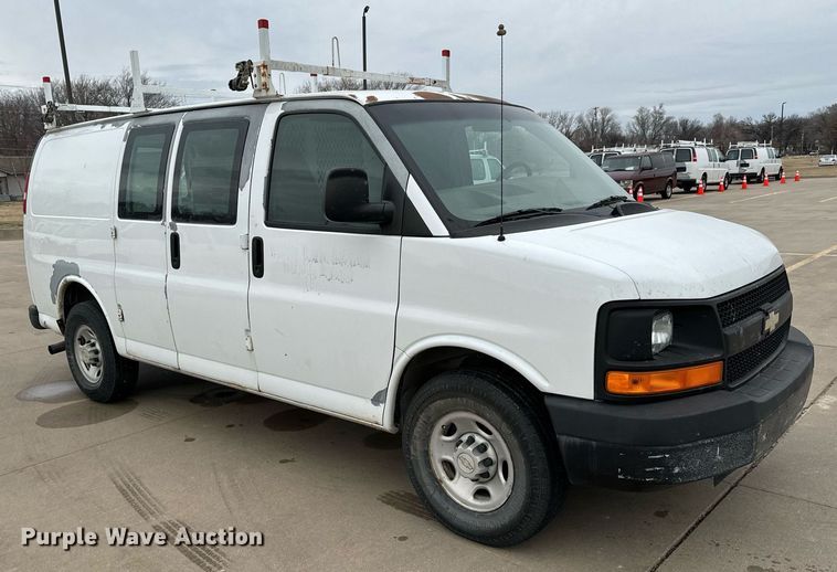 image for item NI9663 2007 Chevrolet Express 2500 van