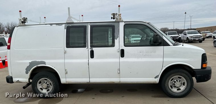 image for item NI9663 2007 Chevrolet Express 2500 van