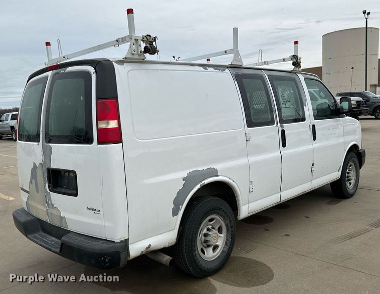 image for item NI9663 2007 Chevrolet Express 2500 van